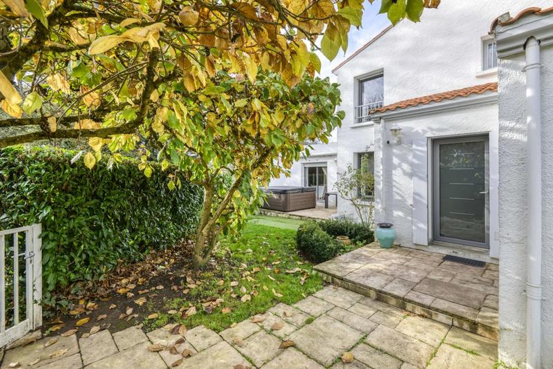 Maison - 171 m² - 7 pièces