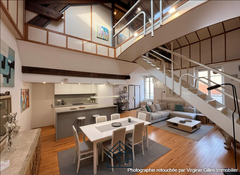 Maison - 361 m² - 10 pièces