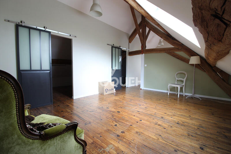 Maison - 211 m² - 8 pièces
