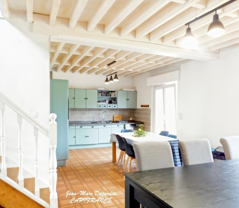 Maison - 202 m² - 8 pièces