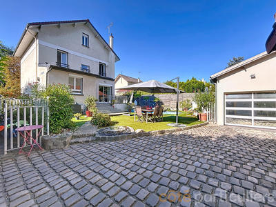 Maison - 191 m² - 6 pièces