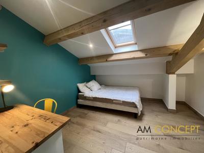 Appartement - 100 m² - 6 pièces