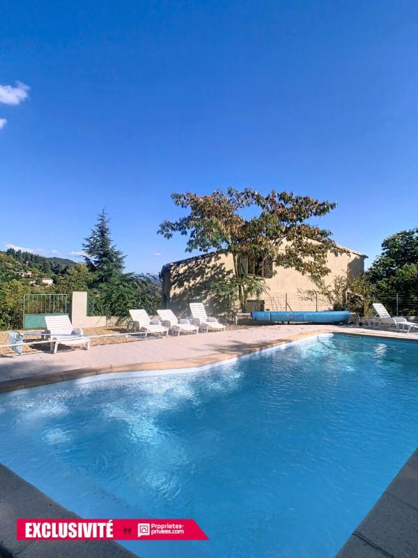 Maison - 410 m² - 15 pièces