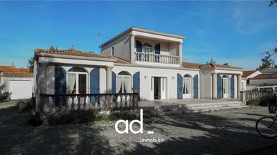 Maison - 210 m² - 5 pièces