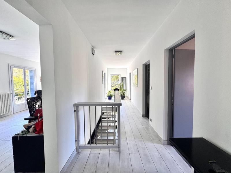 Maison - 185 m² - 6 pièces