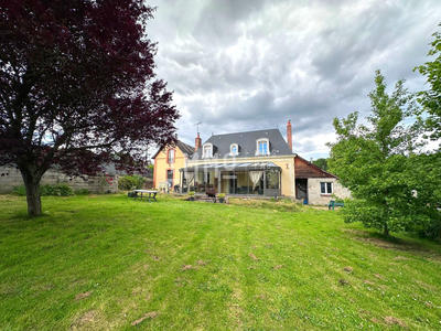 Maison - 220 m² - 8 pièces