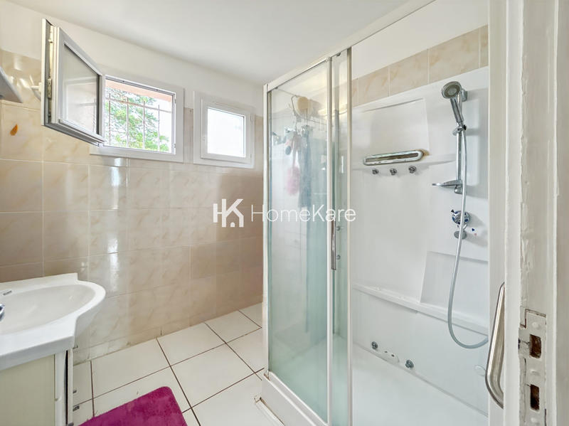 Maison - 200 m² - 8 pièces