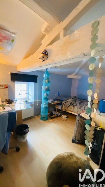 Maison - 181 m² - 5 pièces