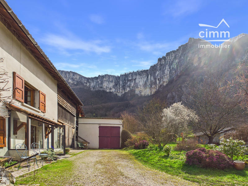 Maison - 140 m² - 5 pièces