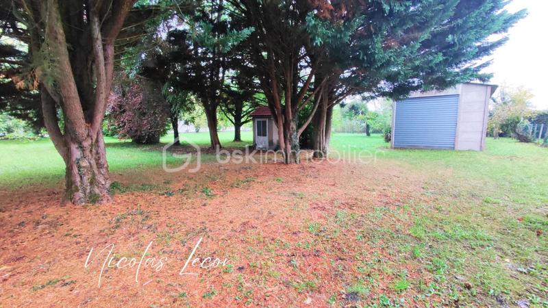 Terrain constructible - 2 210 m²