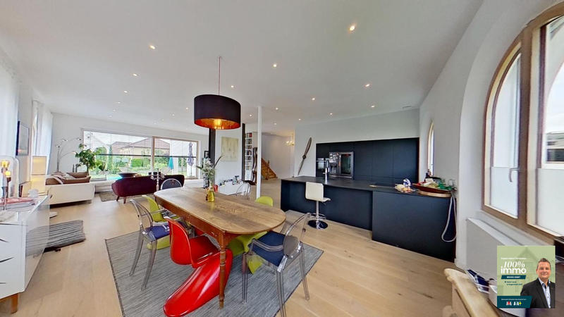 Maison - 308 m² - 8 pièces