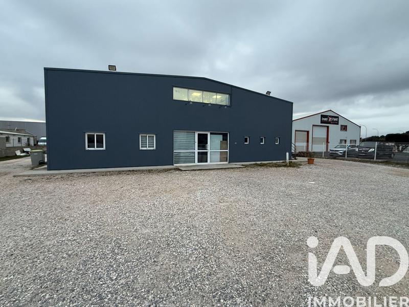 Maison - 665 m² - 5 pièces