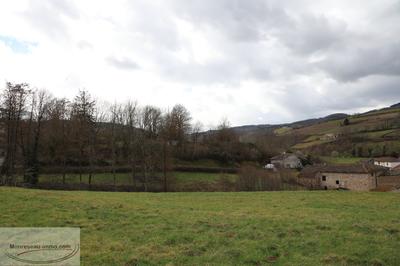 Terrain constructible - 1 700 m²