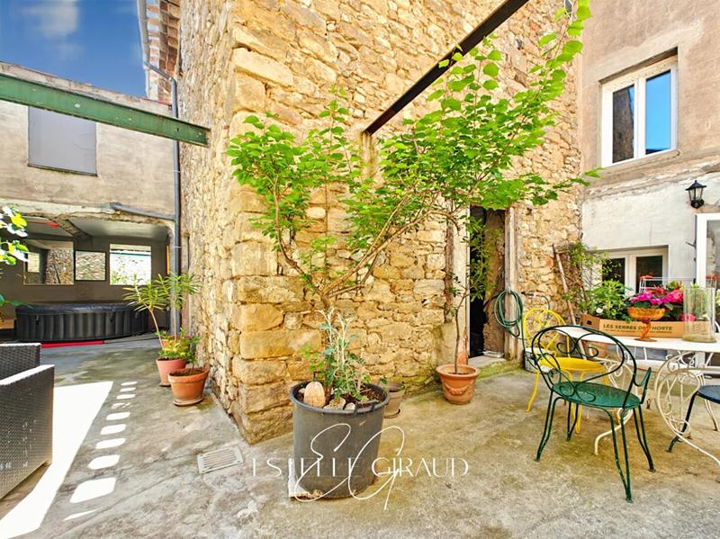 Maison - 164 m² - 5 pièces