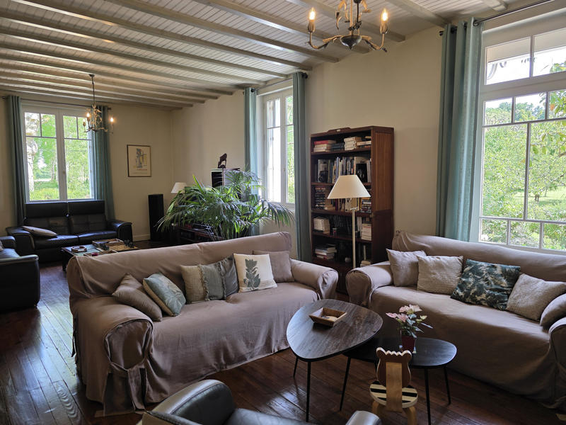 Maison - 262 m² - 7 pièces