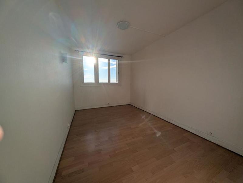 Appartement - 85 m² - 5 pièces