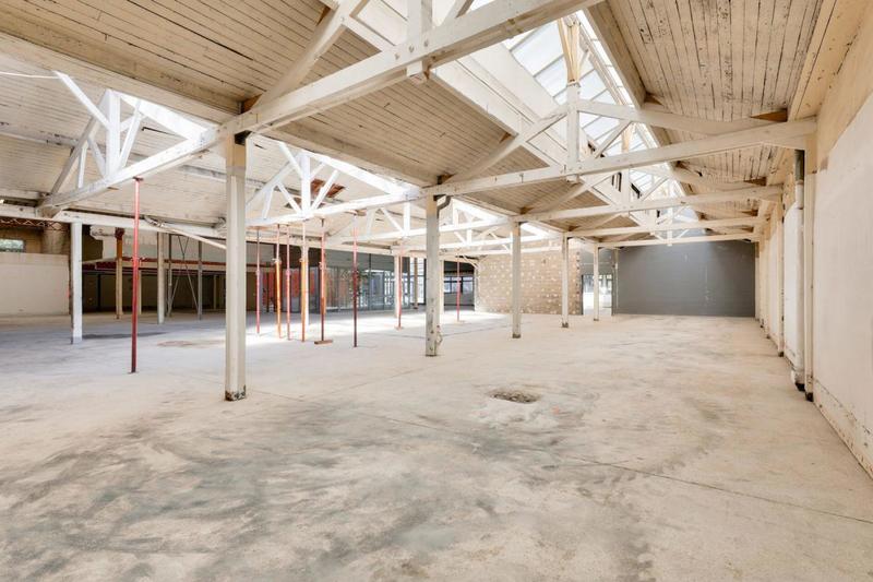 Local d'activité / Entrepôt - 3 085 m²