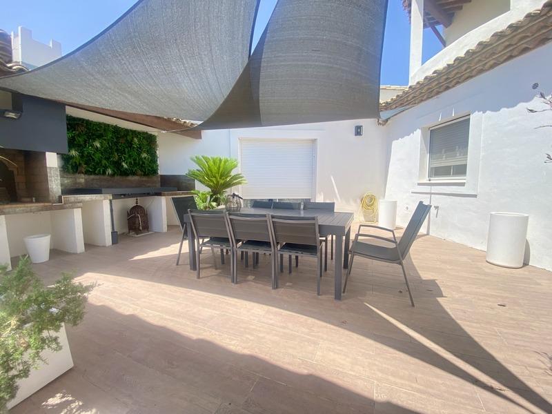 Villa - 335 m² - 8 pièces