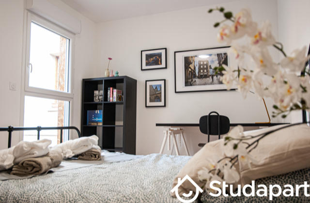 Chambre - 13 m² - 1 pièce