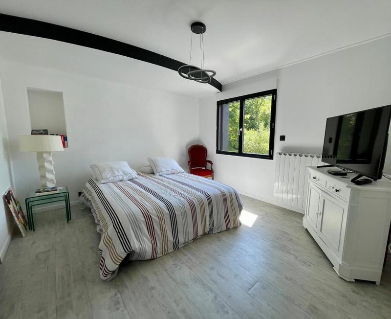 Maison - 230 m² - 7 pièces