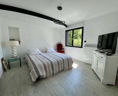 Maison - 230 m² - 7 pièces