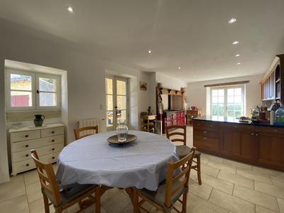 Maison - 291 m² - 13 pièces