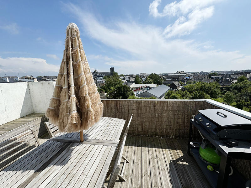 Maison - 305 m² - 13 pièces