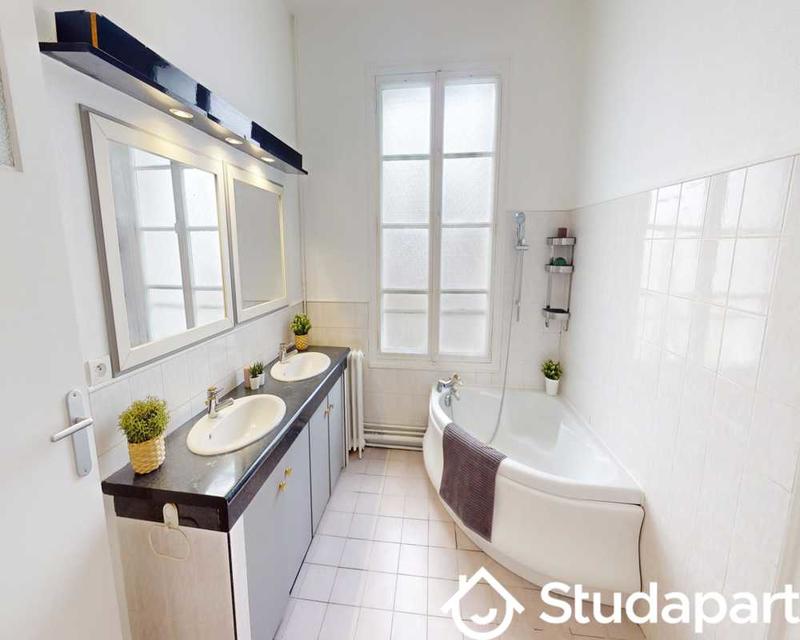 Chambre - 57 m² - 1 pièce