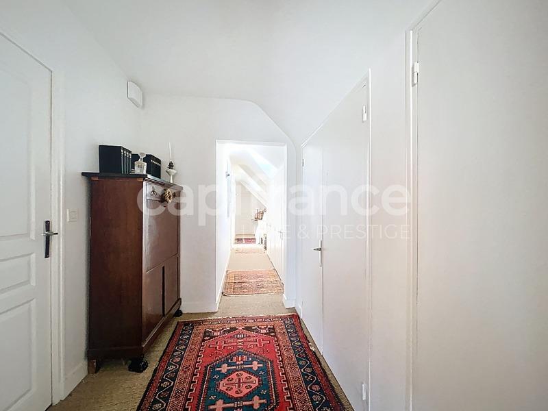Propriété - 393 m² - 13 pièces