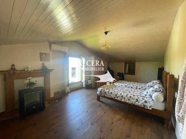 Maison - 340 m² - 5 pièces