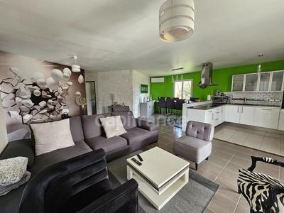 Maison - 121 m² - 5 pièces