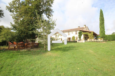 Corps de ferme - 300 m² - 8 pièces