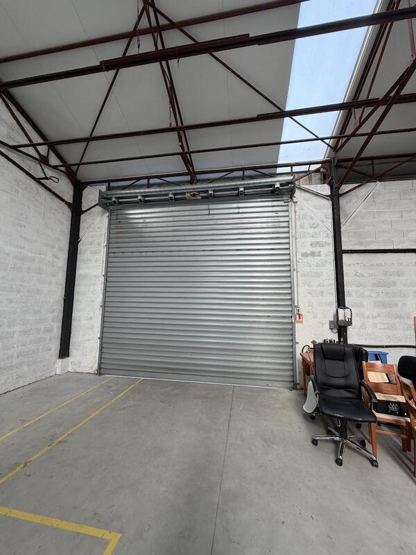 Local d'activités - 280 m²