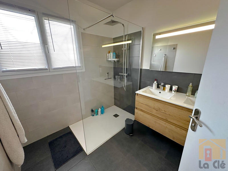 Maison - 104 m² - 4 pièces