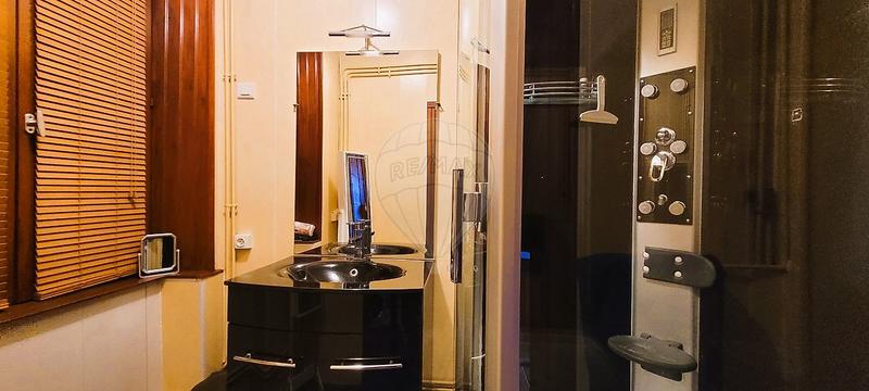 Maison - 168 m² - 10 pièces