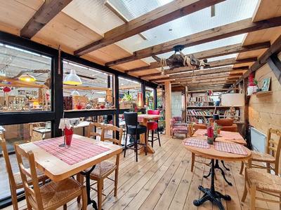 Maison - 1 220 m² - 4 pièces