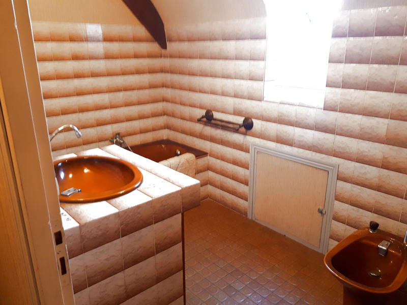 Maison - 247 m² - 7 pièces