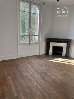 Maison traditionnelle - 107 m² - 7 pièces