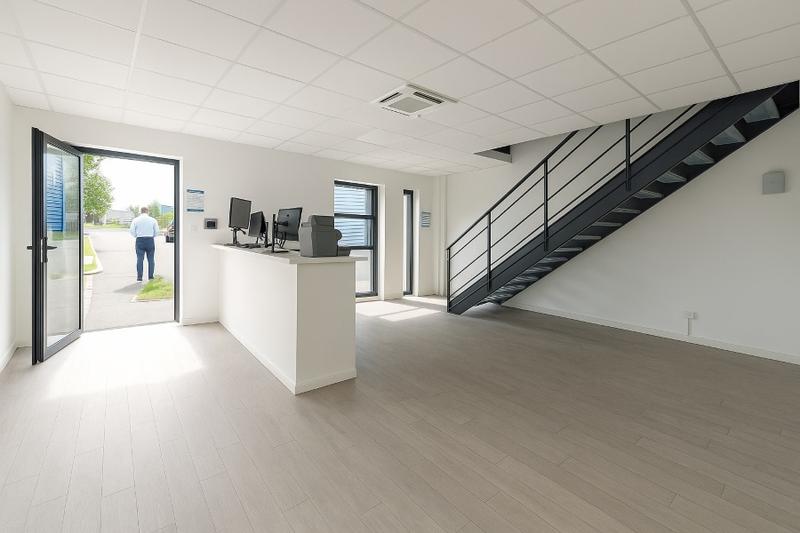 Local d'activité / Entrepôt - 260 m²