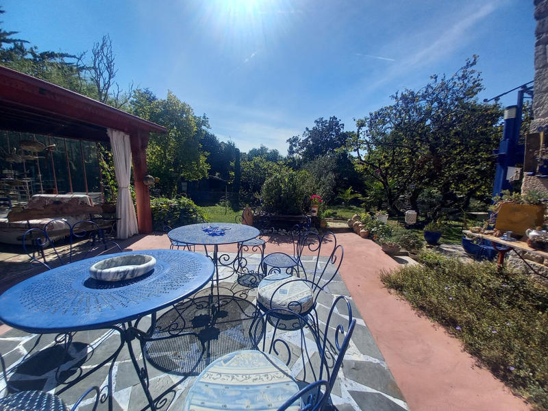 Maison - 349 m² - 10 pièces