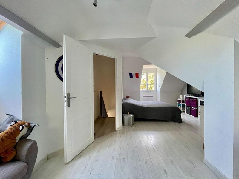 Maison - 230 m² - 7 pièces