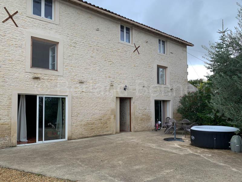 Maison en pierre - 152 m² - 6 pièces