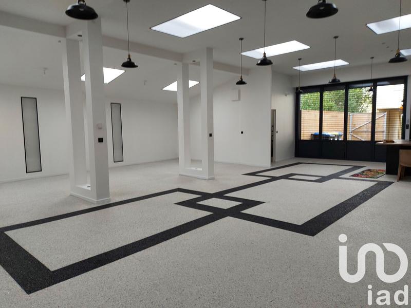 Loft - 202 m² - 4 pièces