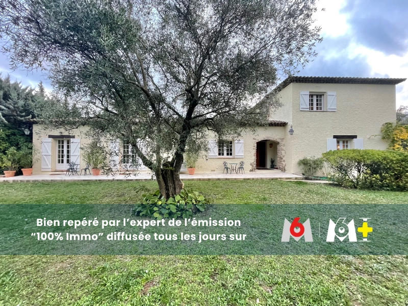 Maison - 345 m² - 9 pièces
