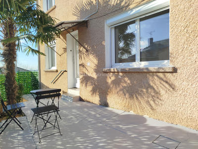 Appartement - 85 m² - 5 pièces