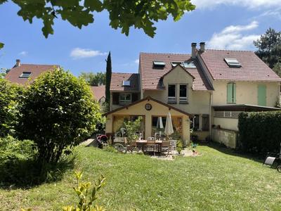 Maison - 148 m² - 8 pièces