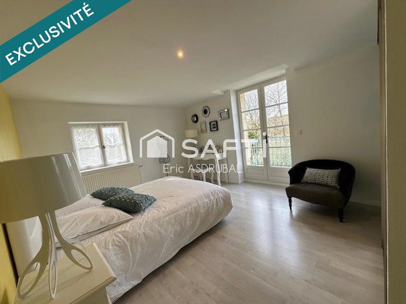 Maison - 247 m² - 10 pièces