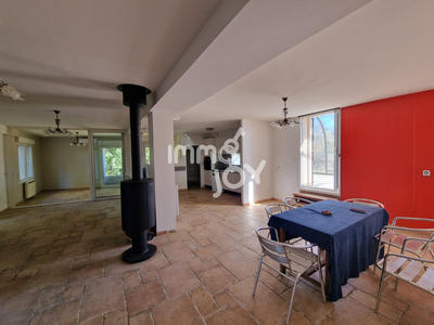 Maison - 206 m² - 6 pièces