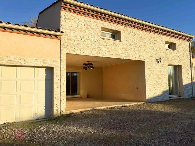 Maison - 243 m² - 6 pièces