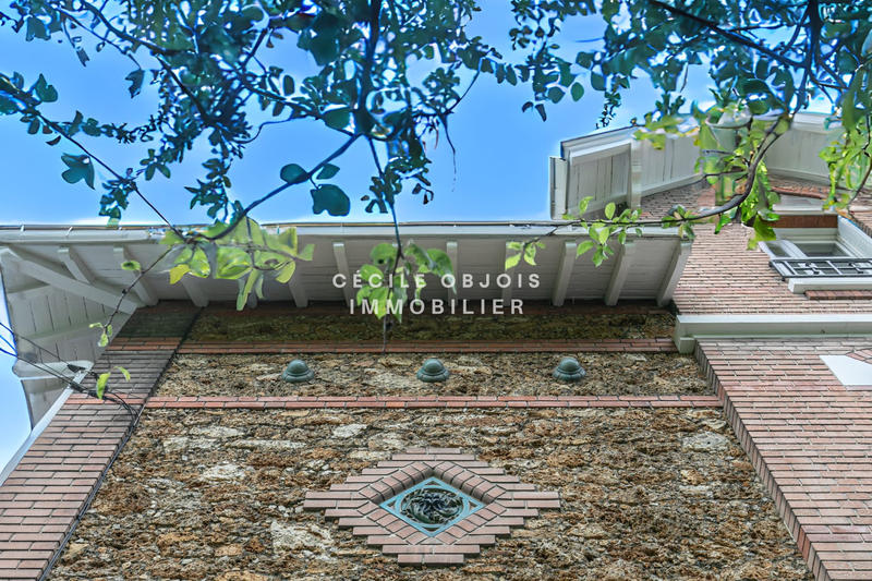 Maison - 272 m² - 11 pièces